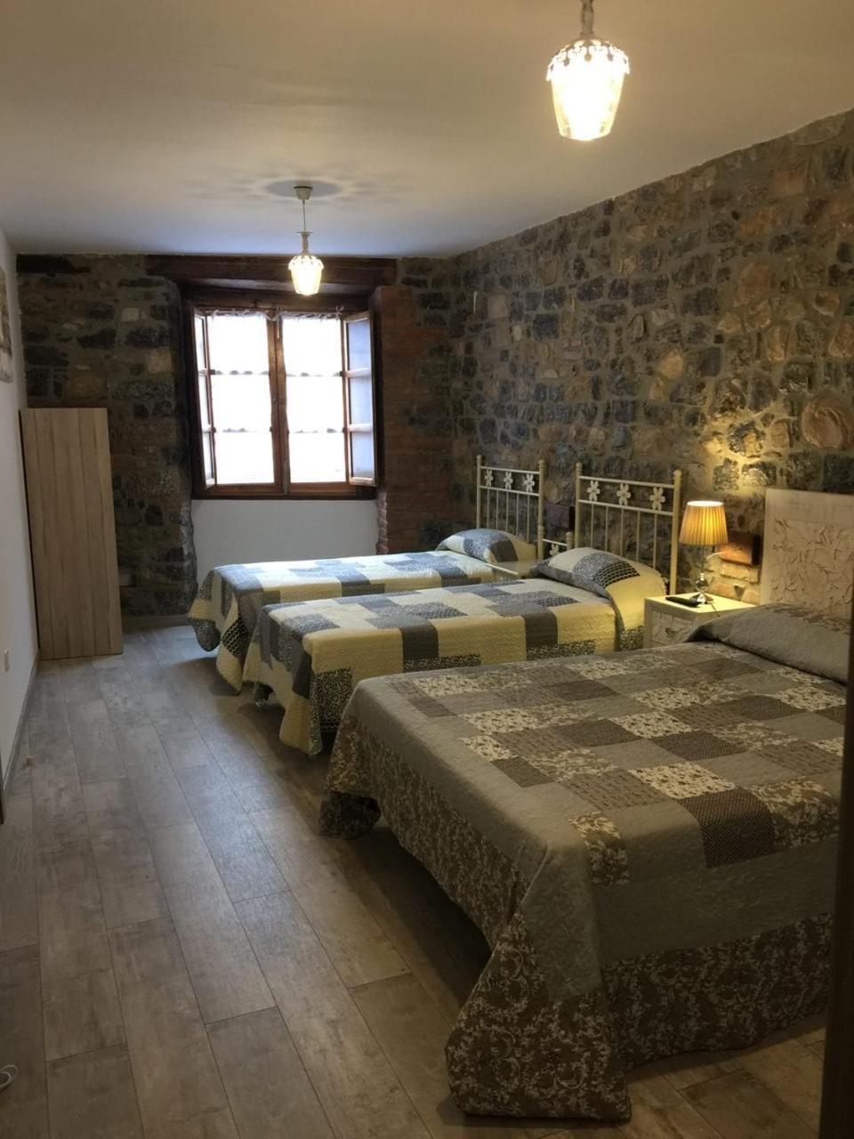Pension San Pelayo 10 Cangas de Onis Bagian luar foto